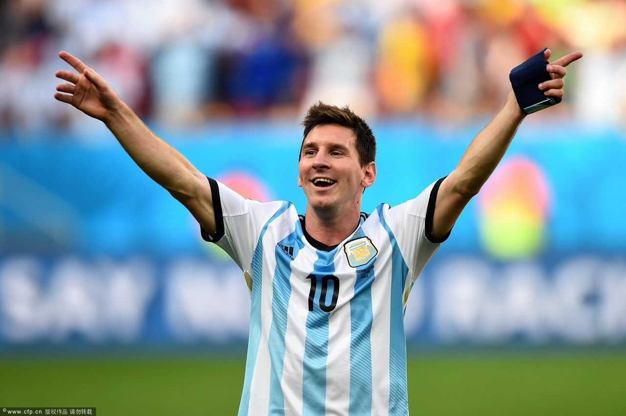 一位足浴阿姨说: 我给男人按摩，男人非得给我按摩。说这叫反向按摩！男